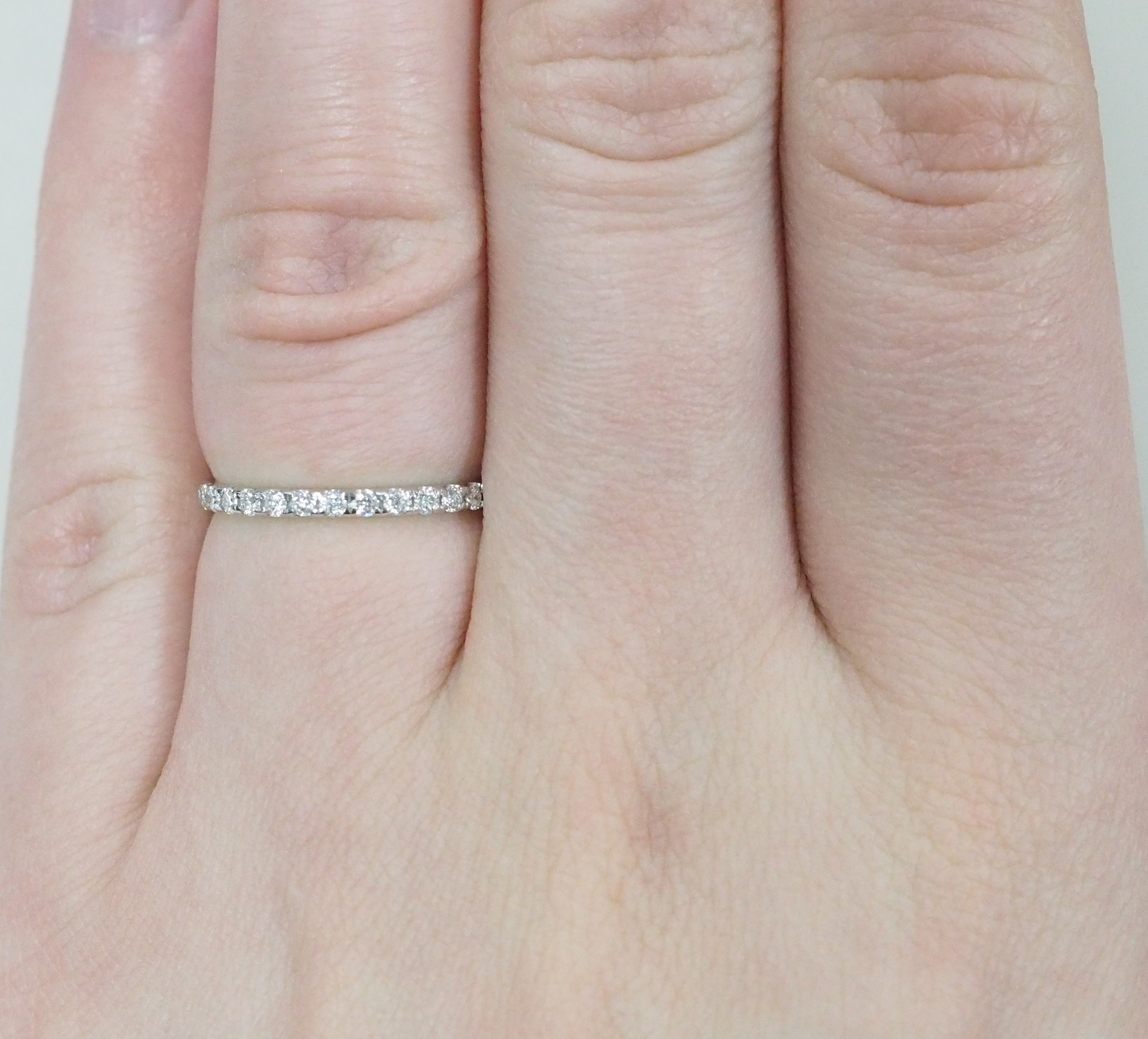 Золотое кольцо 585 пробы; белое золото; родий; вставки 15 Бр.Кр-57 0,226 3/6А